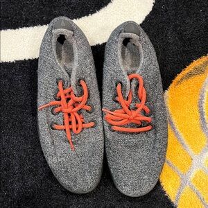 Allbirds Mens Dark Gray Wool Runners Black Sole and Red / Orange Laces Size 11